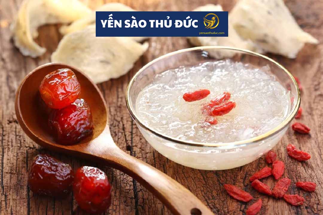 Tổ yến chưng kỷ tử táo đỏ thơm ngon bổ dưỡng cho máu