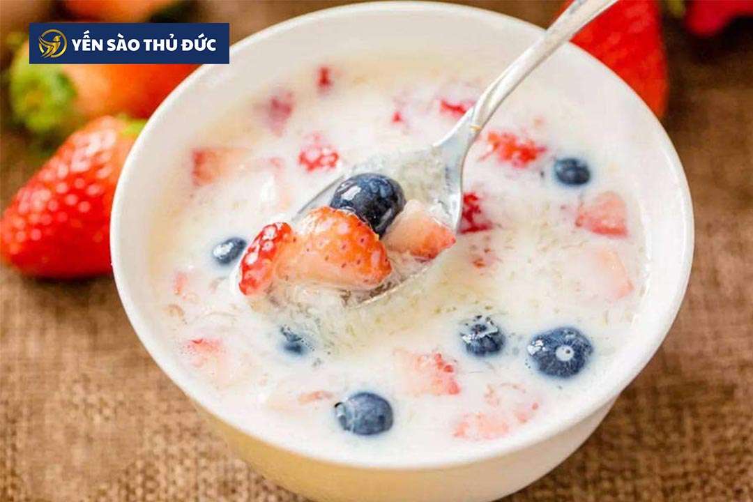 Bà bầu ăn yến bao nhiêu là đủ cho sức khỏe 3 Yến sào dầm trái cây mát lạnh cực ngon