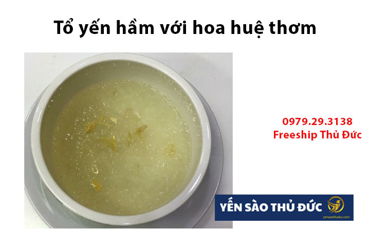 Tổ yến hầm với hoa huệ thơm